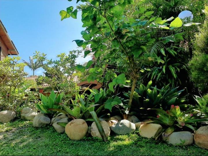 Villa Josefa - Chale Completo Com Piscina E Churrasqueira Прайя-ду-Роза Экстерьер фото